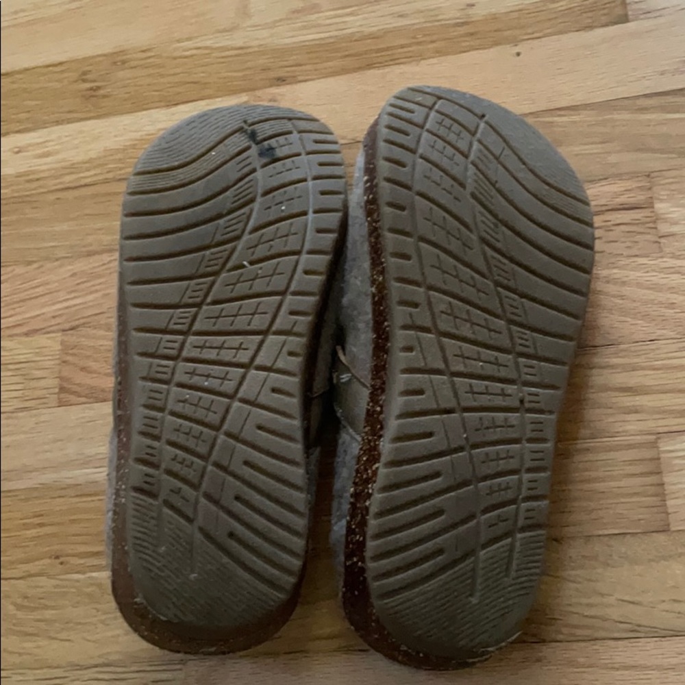 Earth Origins Clogs - Picture 6 of 10